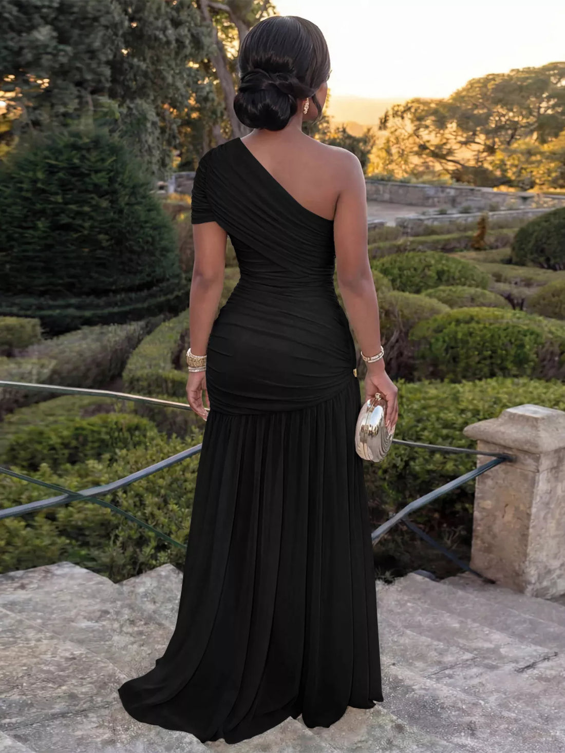 Vestido largo Carmen de un hombro con abertura