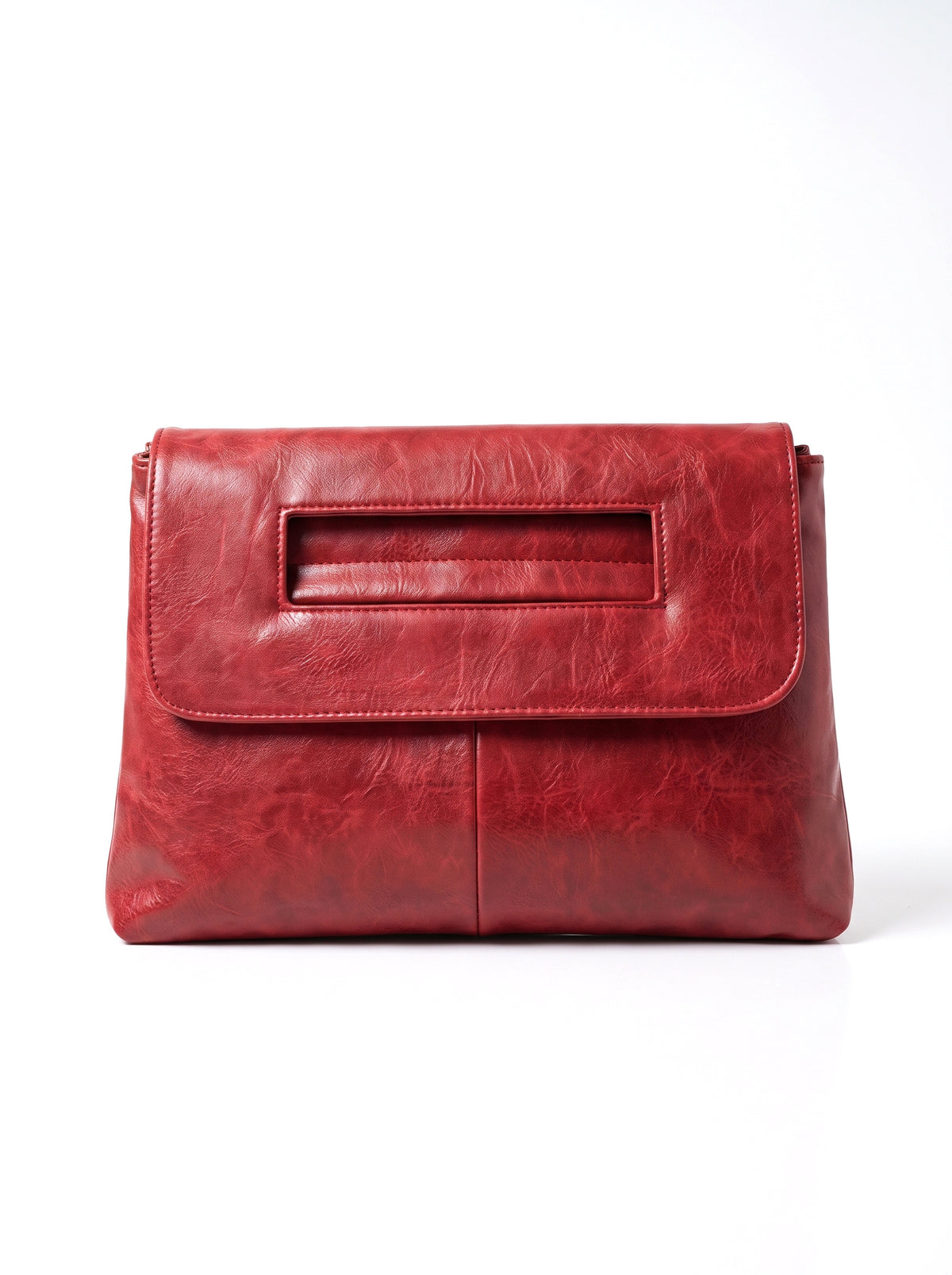 Clutch sobre en rojo, fondo blanco